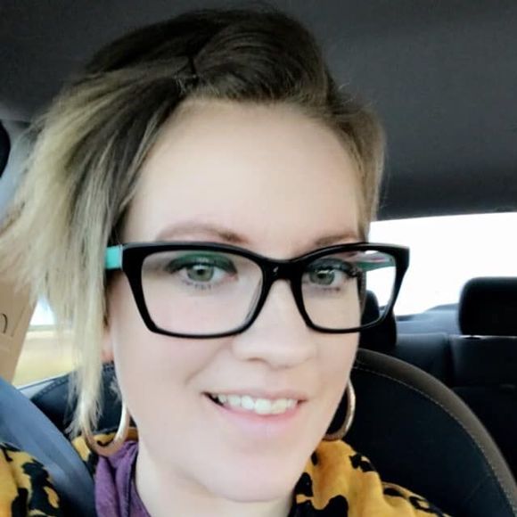 Meet your Posher, Kayla - Picture 2 of 3